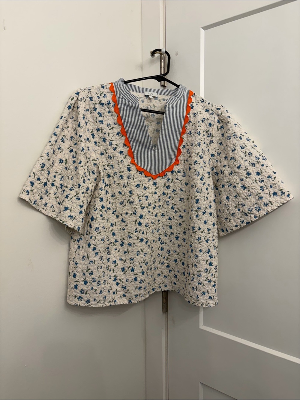 Cute Boutique Floral Shirt - VOY, Size M